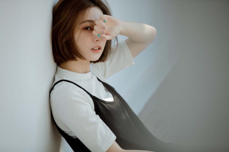 portrait-of-an-asian-beautiful-girl-3C68GWG